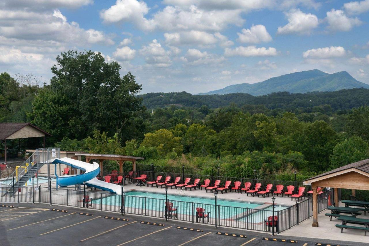 Howard Johnson By Wyndham Pigeon Forge Exterior foto