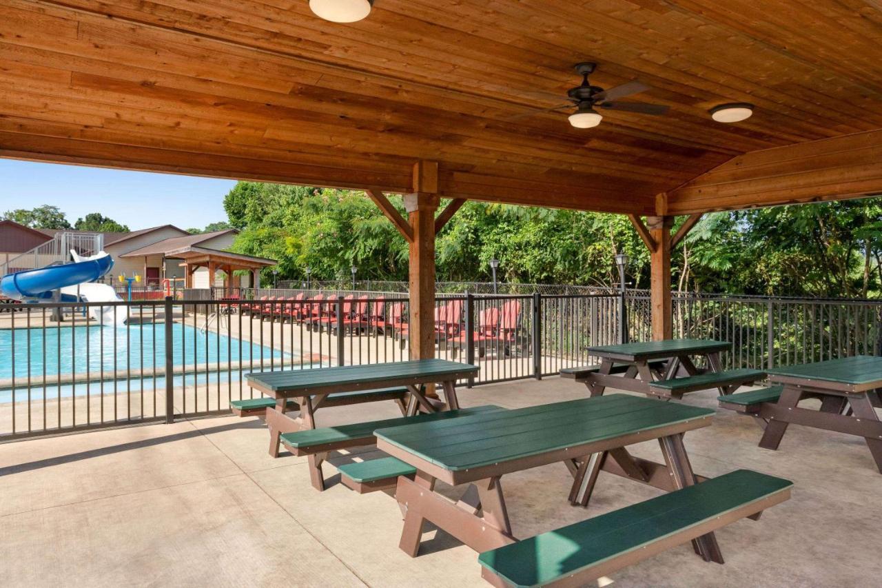 Howard Johnson By Wyndham Pigeon Forge Exterior foto