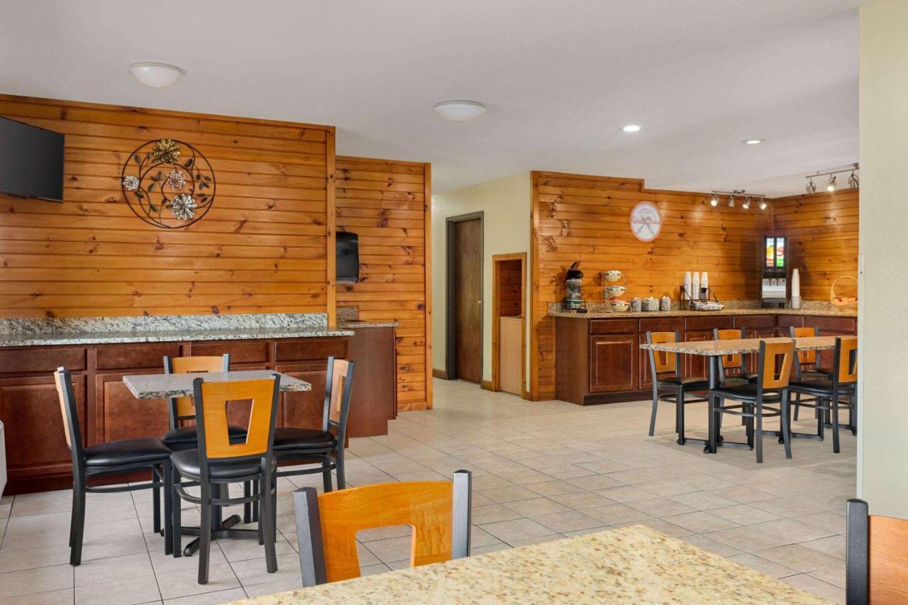 Howard Johnson By Wyndham Pigeon Forge Exterior foto